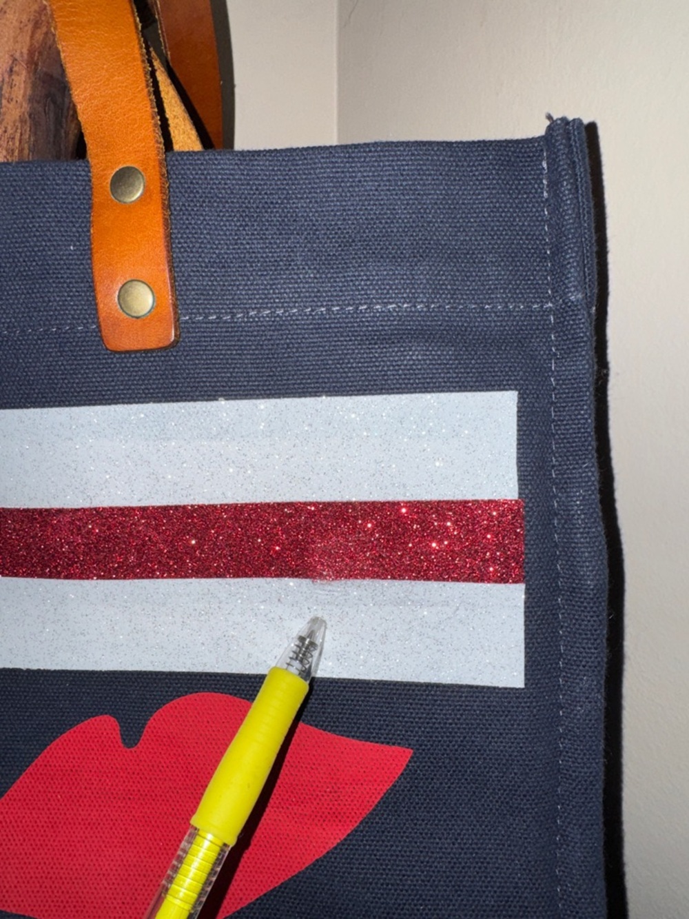 READ—-Parker Thatch Bag - Picture 2 of 12